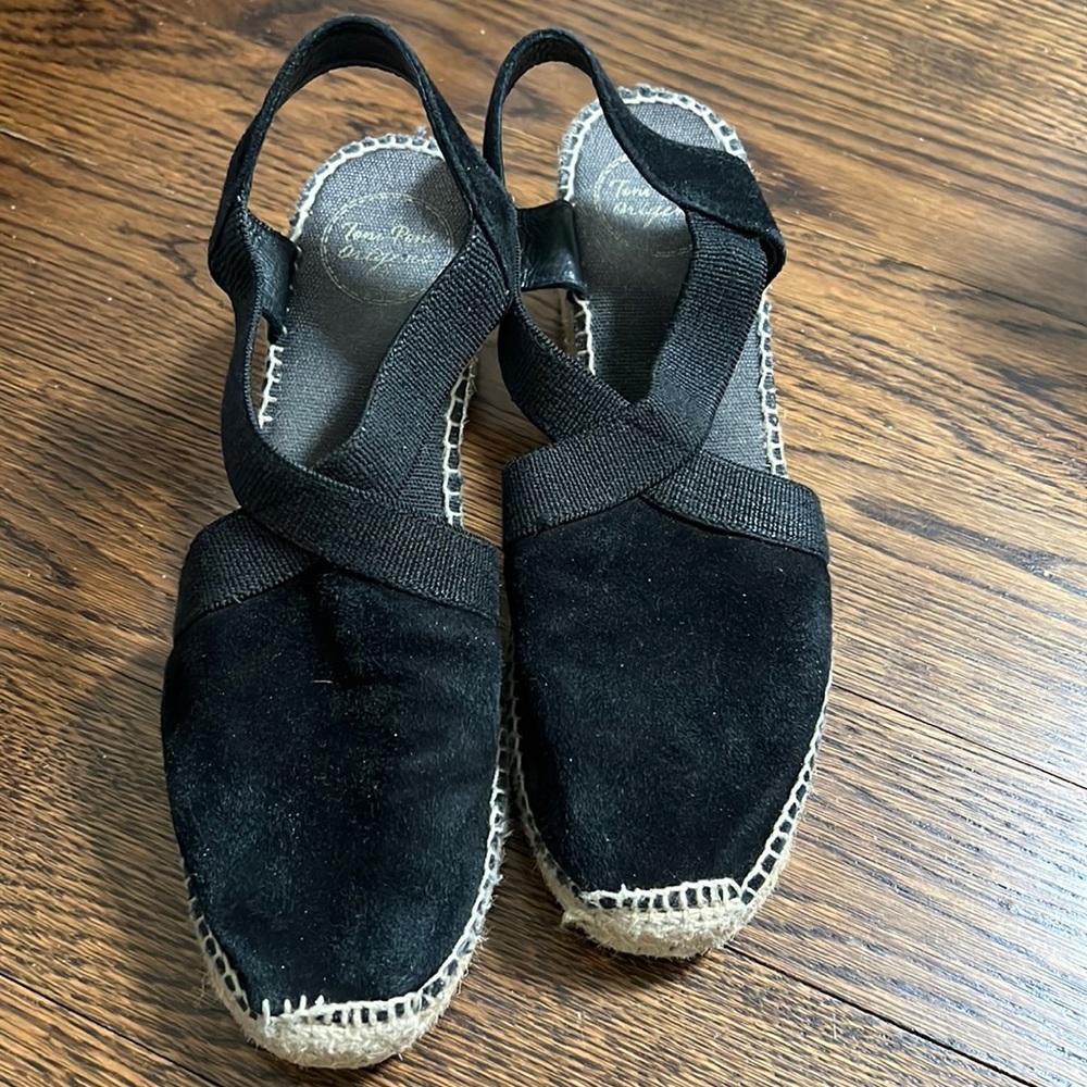 Black wedge espadrilles